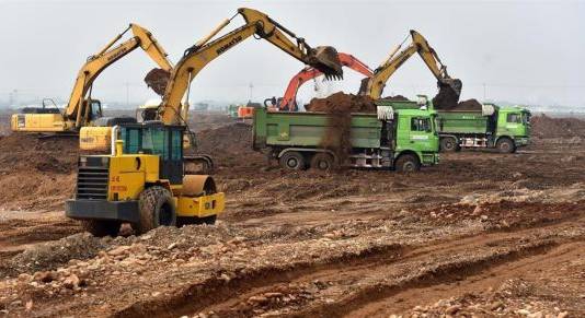 沃爾沃210BLC 回轉(zhuǎn)慢，單邊行走不行、大錘又無力故障分析，解決方案、等